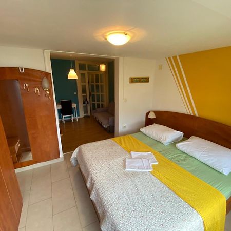 Apartments Chiara Rab Town Buitenkant foto